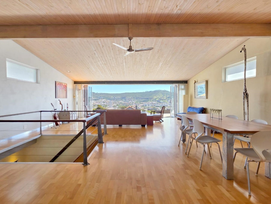To Let 2 Bedroom Property for Rent in Vredehoek Western Cape
